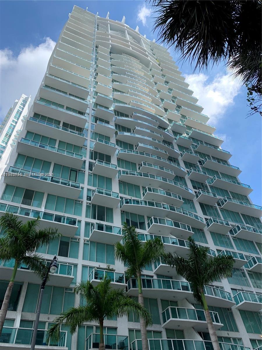 BRICKELL ON THE RIVER S T - Residential Lease