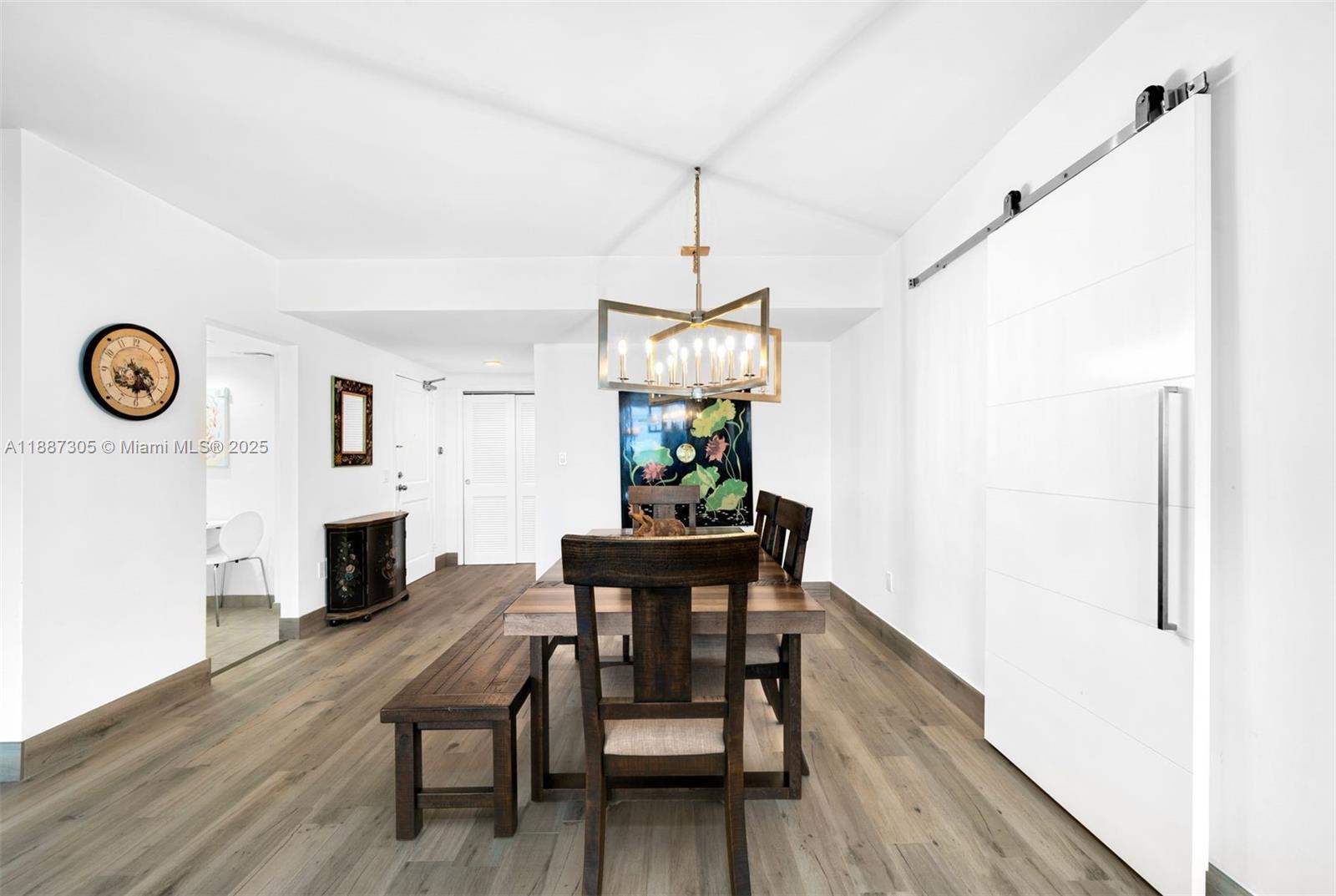 10185 Collins Ave 519