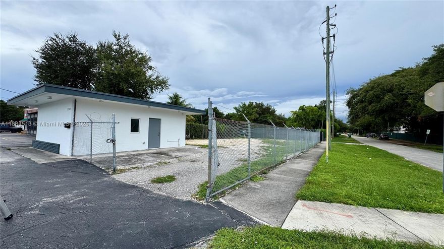 Outstanding opportunity to lease a commercial office in the heart of Miami.  Just minutes from the Design District, Wynwood, Midtown, and Downtown, with easy access to Biscayne Blvd and I-95. Surrounded by restaurants, banks, and retail shops, this property offers excellent visibility and convenience. A true rarity in Miami’s urban core, it features a private 6,420 sqft parking lot exclusively for this office, providing ample space for clients, employees, and visitors. Perfect for a wide range of businesses seeking a strategic location with unmatched parking capacity.