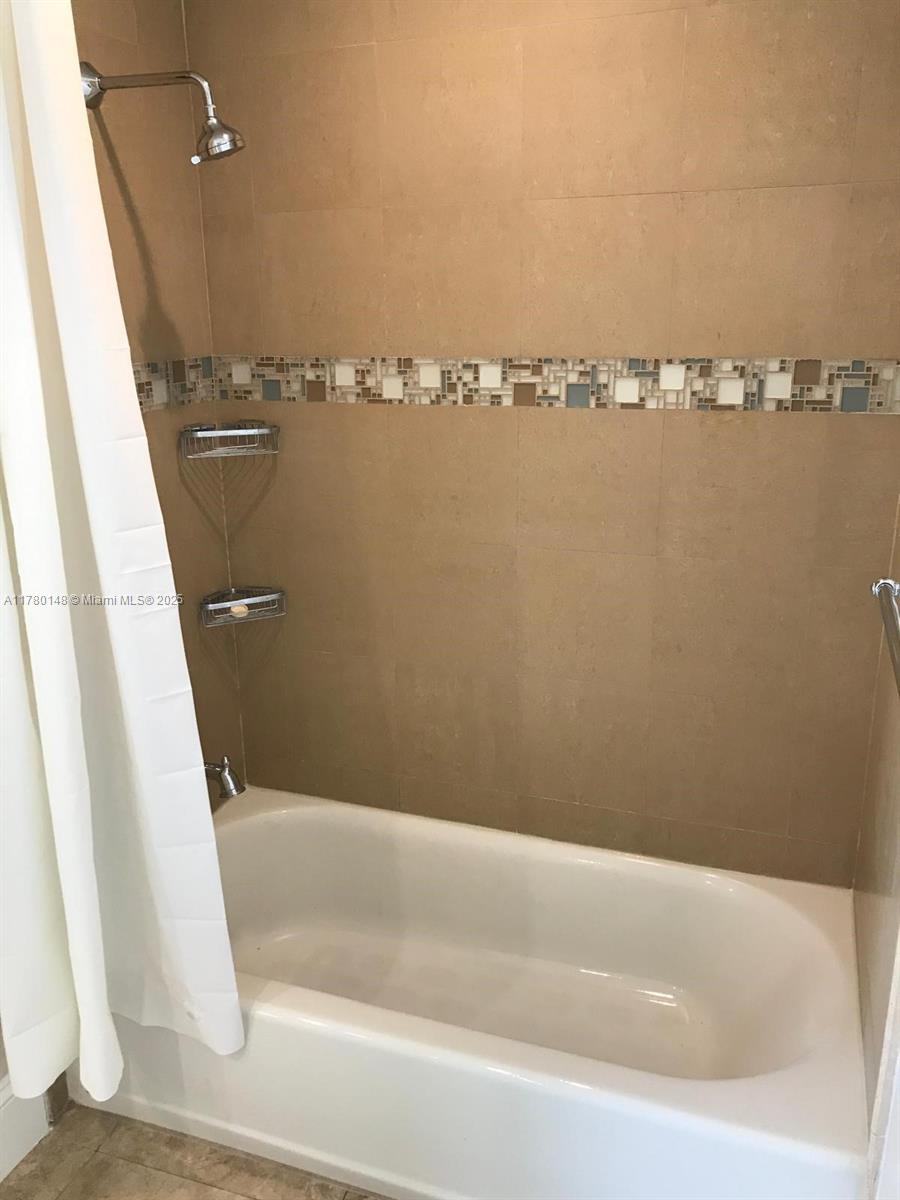 PINEMESA ESTS - Residential Lease