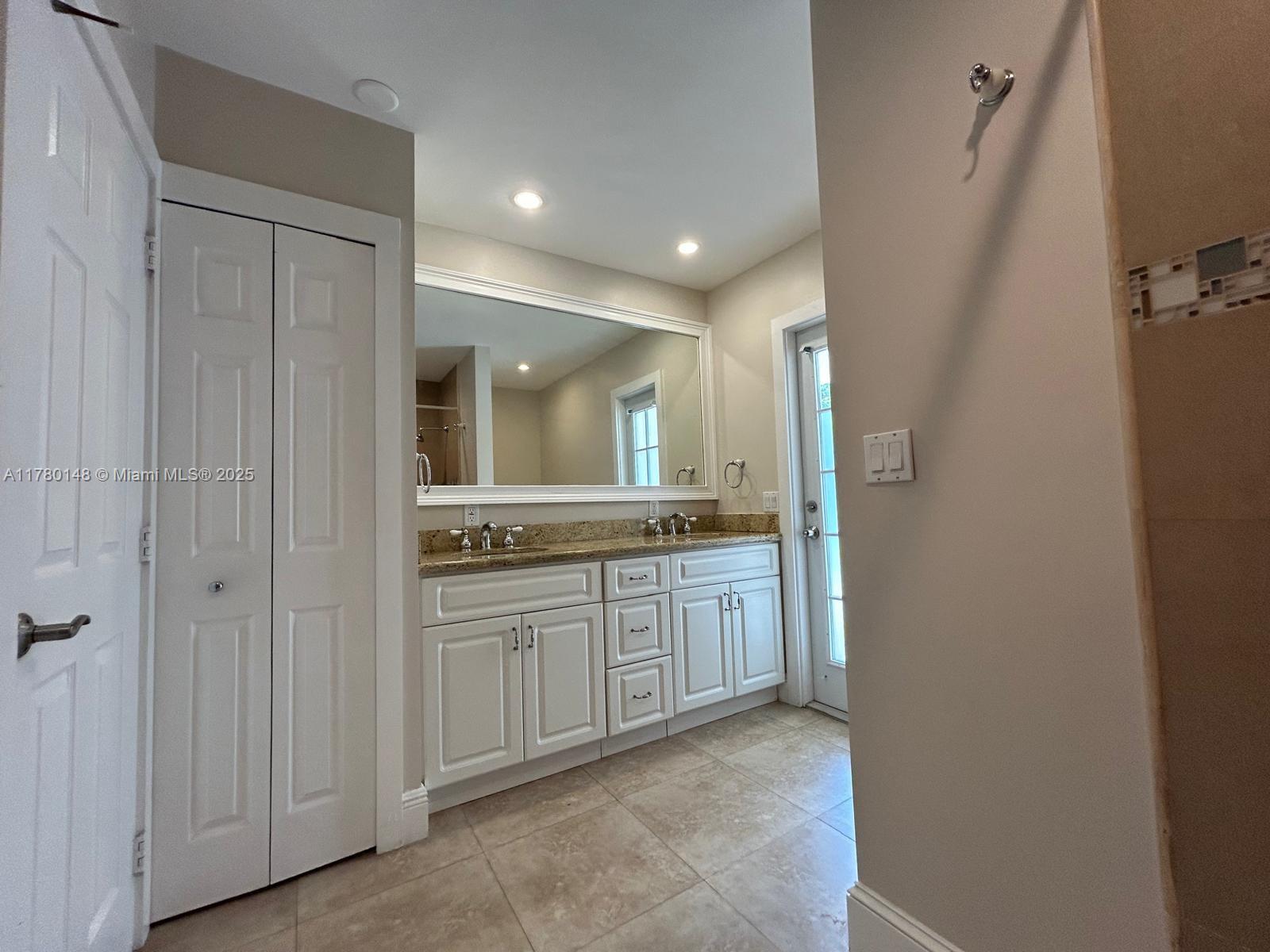 PINEMESA ESTS - Residential Lease