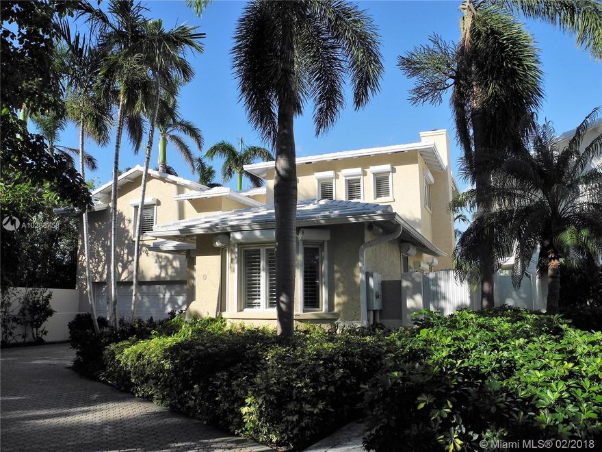 EXTREMELY PRIVATE GRAND BAY VILLA ON LOVELY COCONUT LN.  WITH DIRECT ACCESS TO THE GB PRIVATE PARK FROM THE HOUSE.  THIS PROPERTY HAS LOTS OF LIGHT EVERYWHERE; FEATURES AMPLE AND BEAUTIFUL 5 BEDROOMS; 7 BATHS; ELEGANT SOCIAL AREA; LARGE FAMILY ROOM; OPEN KITCHEN; POOL; COVERED TERRACE,  AND PATIO.  A WONDERFUL VALUE PROPOSITION IN AN OUTSTANDING LOCATION.  PLEASE SEE BROKERS REMARKS FOR SHOWING INSTRUCTIONS.