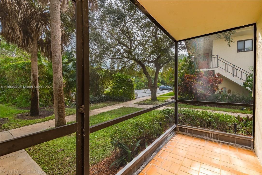 RACQUET CLUB APTS AT BONA - Residential