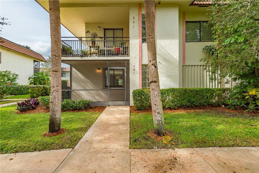 RACQUET CLUB APTS AT BONA - Residential