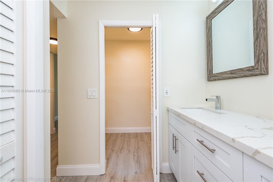 RACQUET CLUB APTS AT BONA - Residential