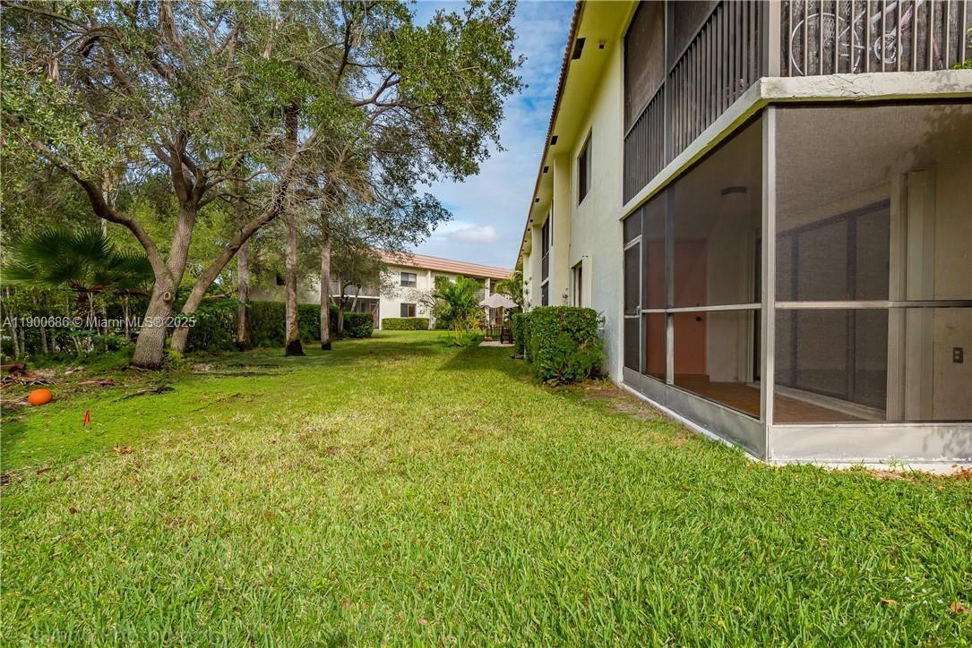 RACQUET CLUB APTS AT BONA - Residential