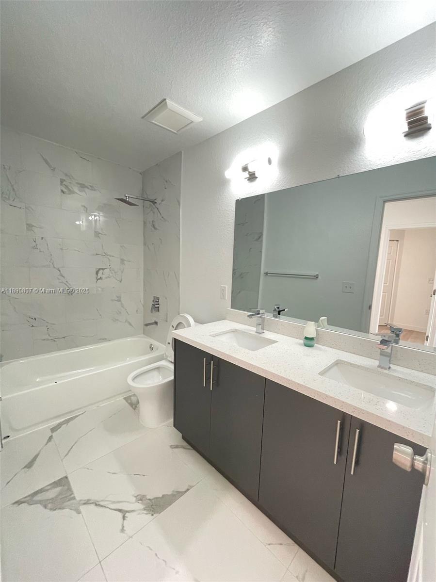 AIRPORT VISTA - Residential Lease