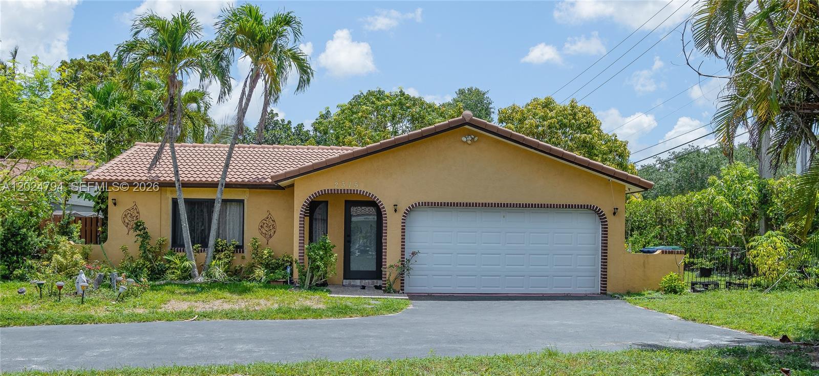 ROYAL PALM POINTE - Residential