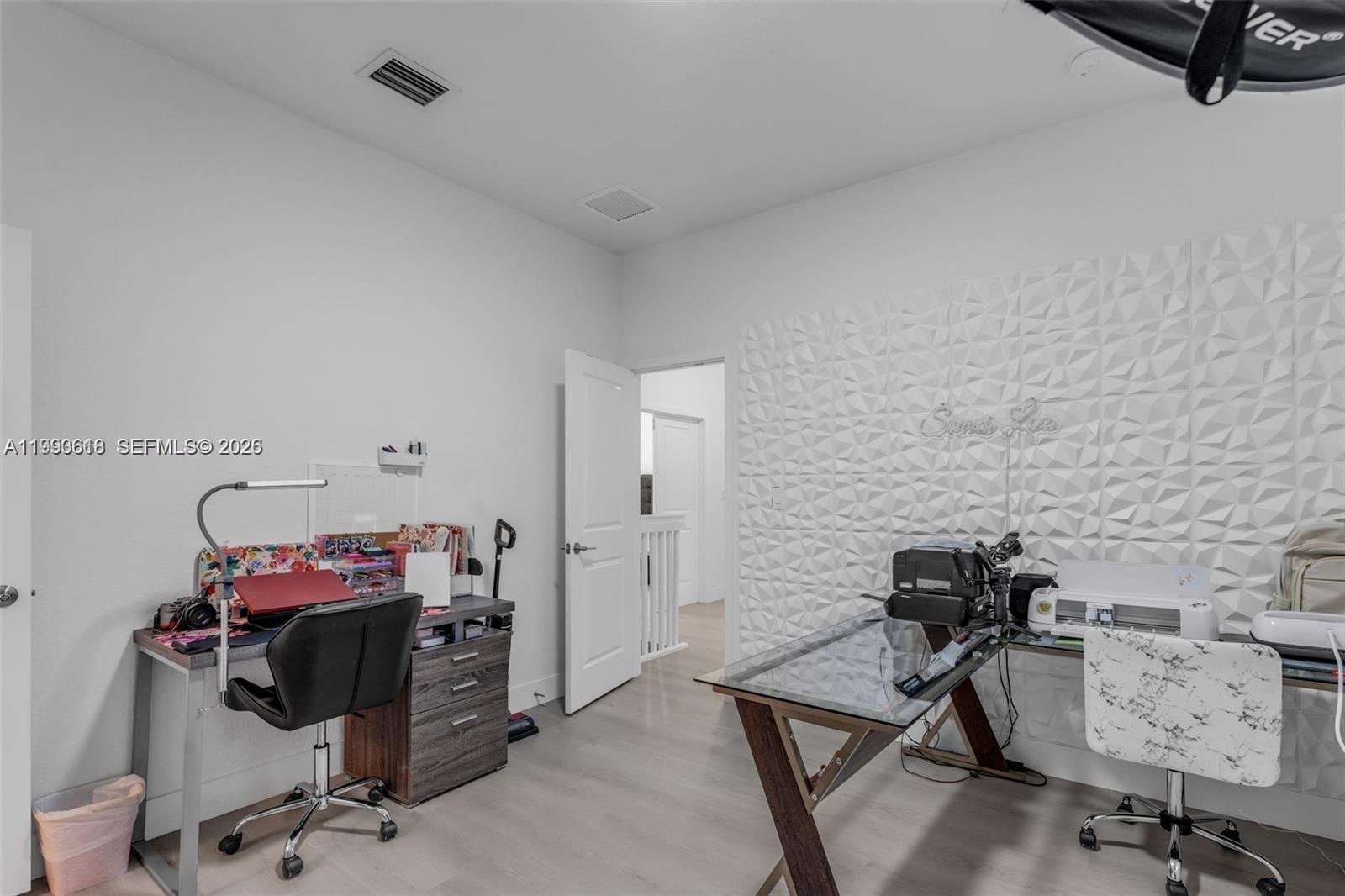 VENTURE HOMES - Residential