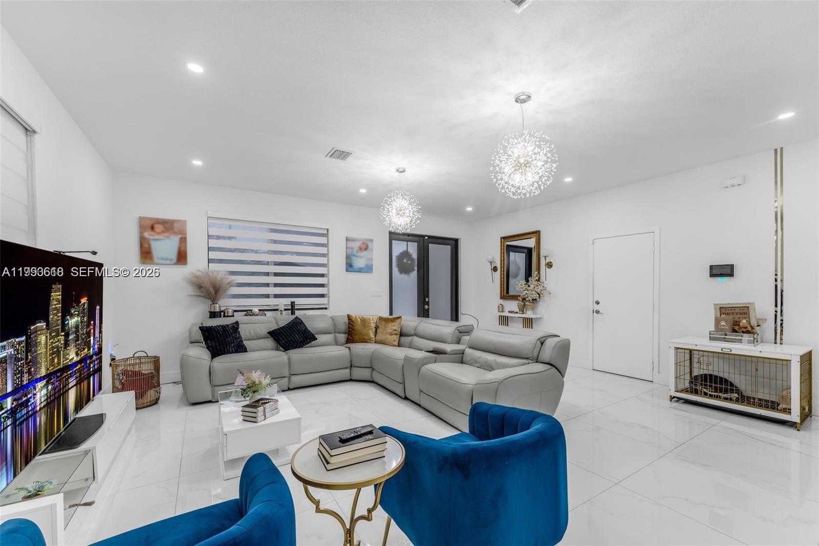 VENTURE HOMES - Residential