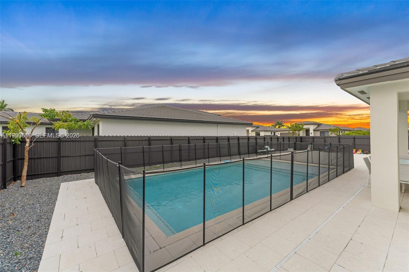 VENTURE HOMES - Residential