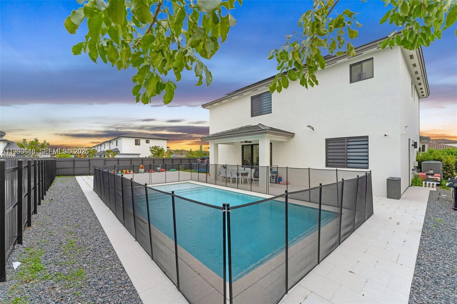 VENTURE HOMES - Residential