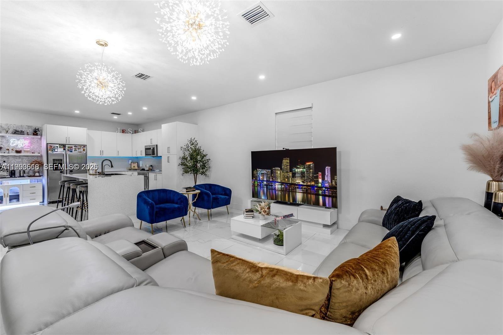 VENTURE HOMES - Residential