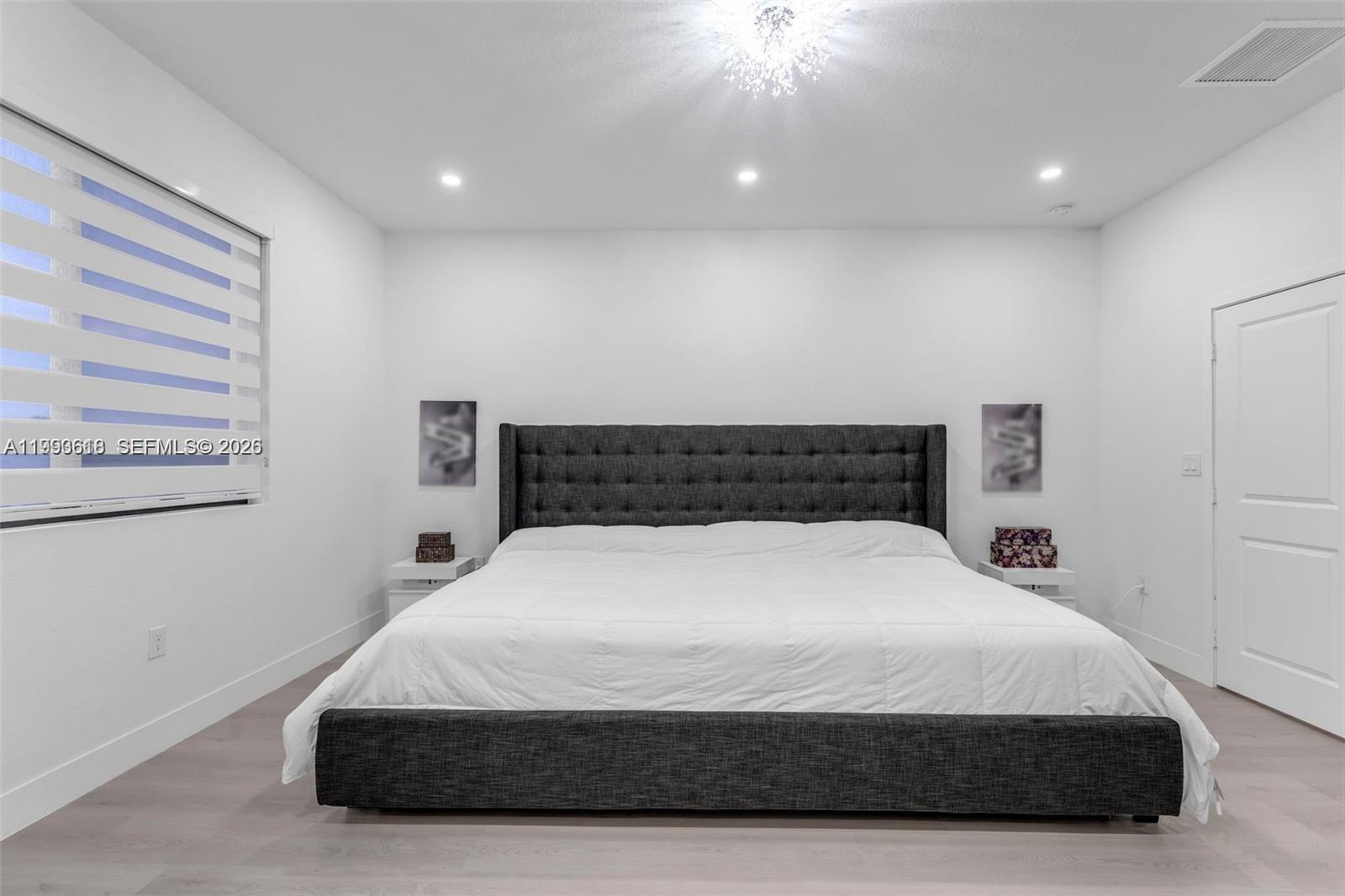 VENTURE HOMES - Residential