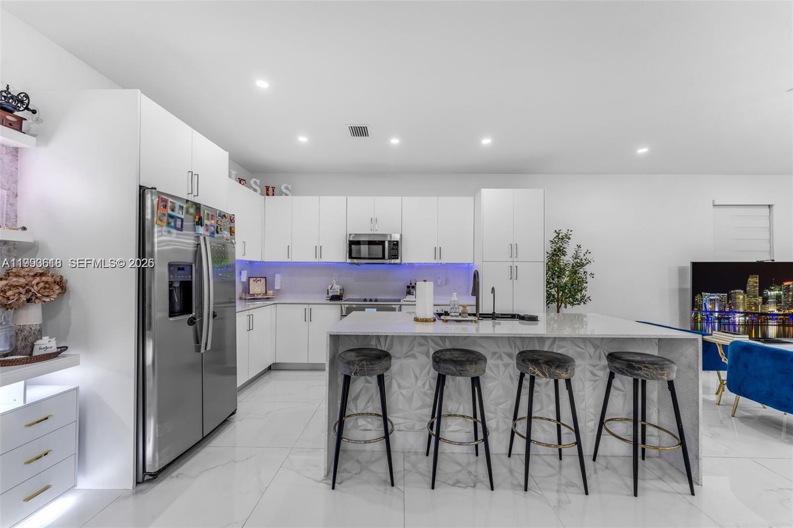 VENTURE HOMES - Residential