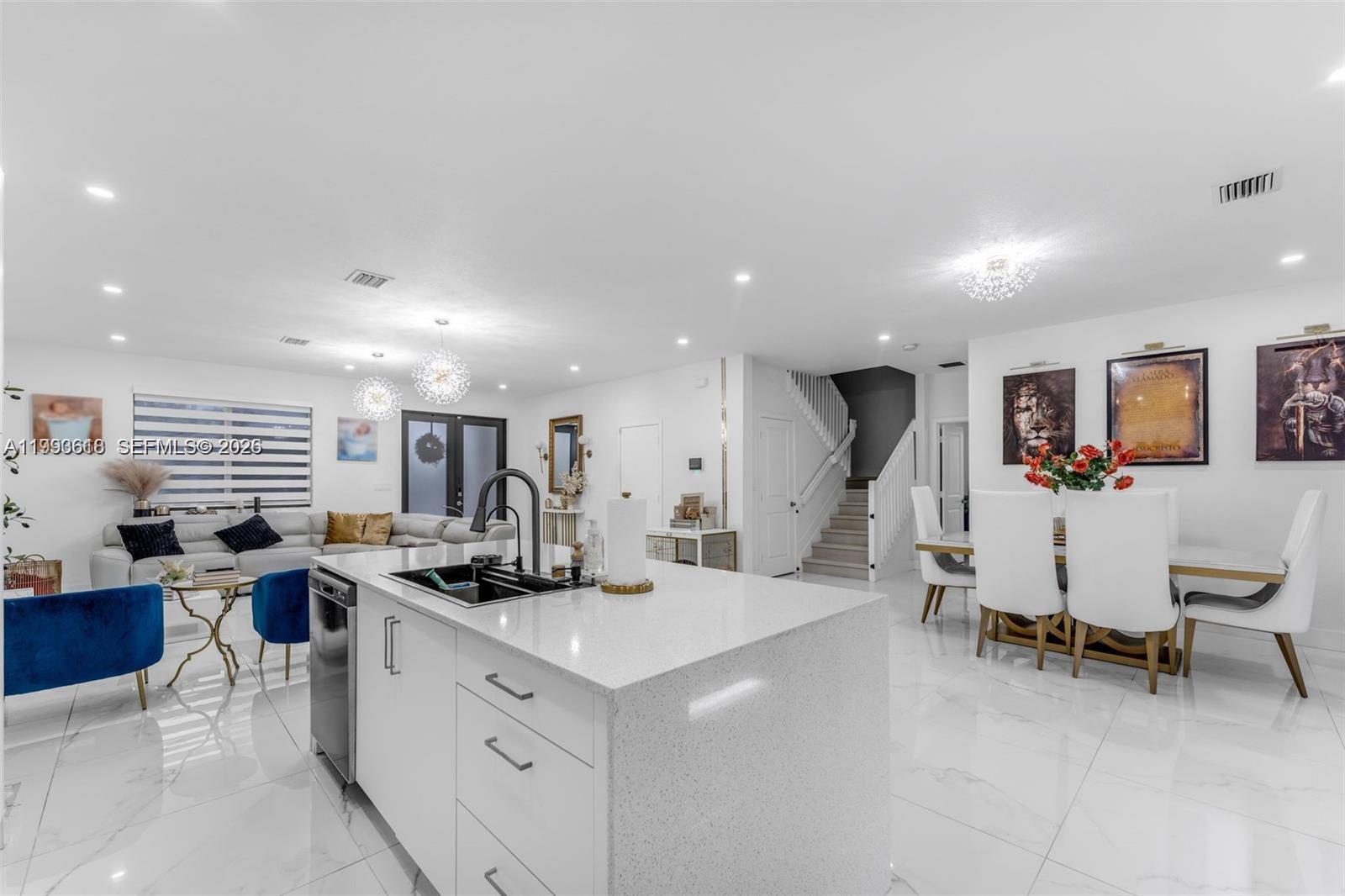 VENTURE HOMES - Residential