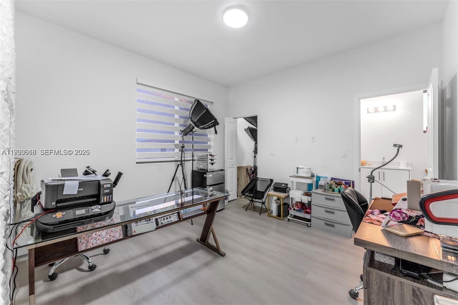 VENTURE HOMES - Residential