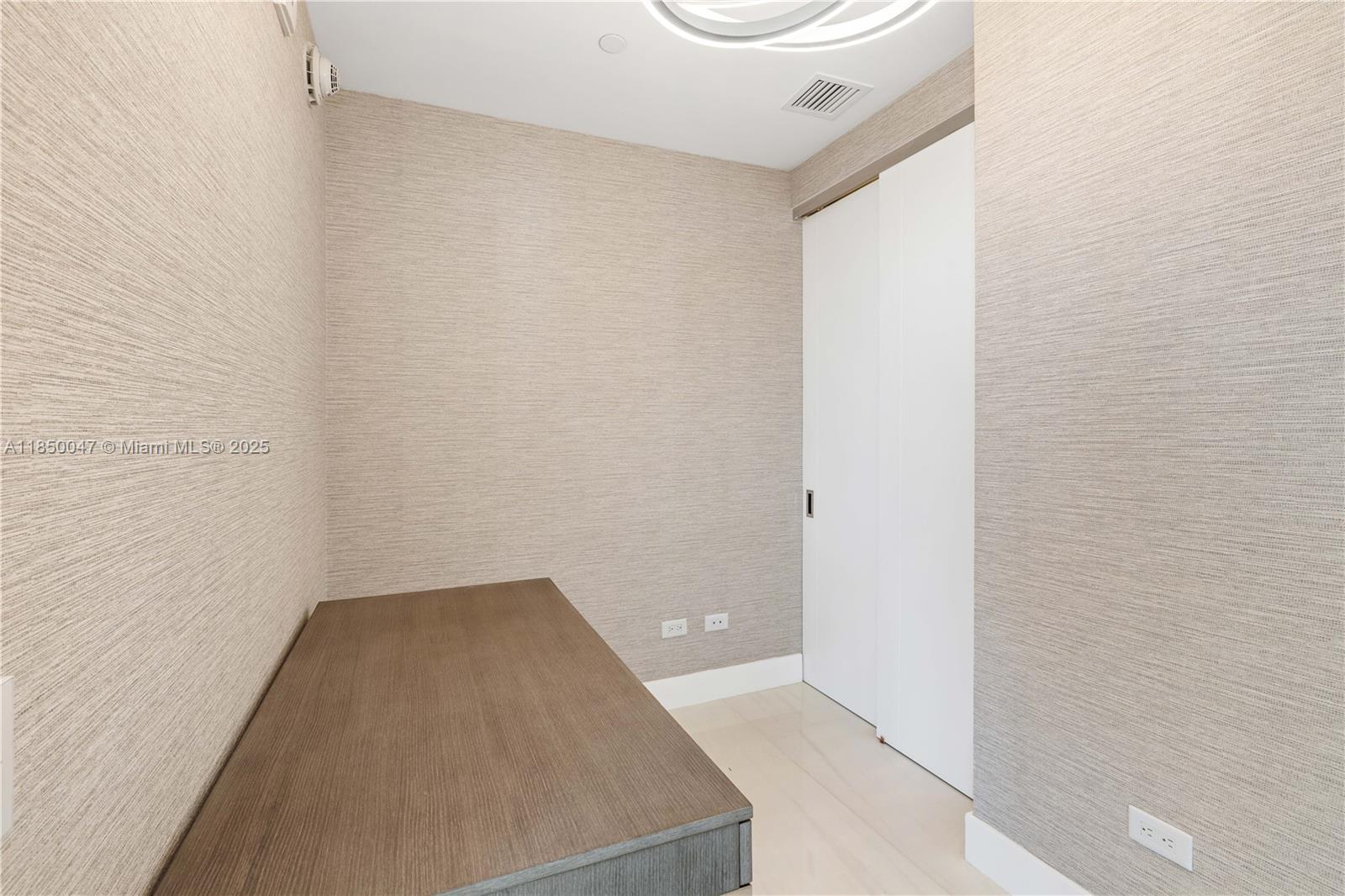 NORTH BISCAYNE BEACH AMEN - Residential