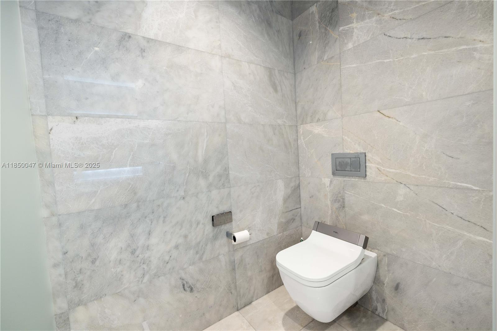 NORTH BISCAYNE BEACH AMEN - Residential