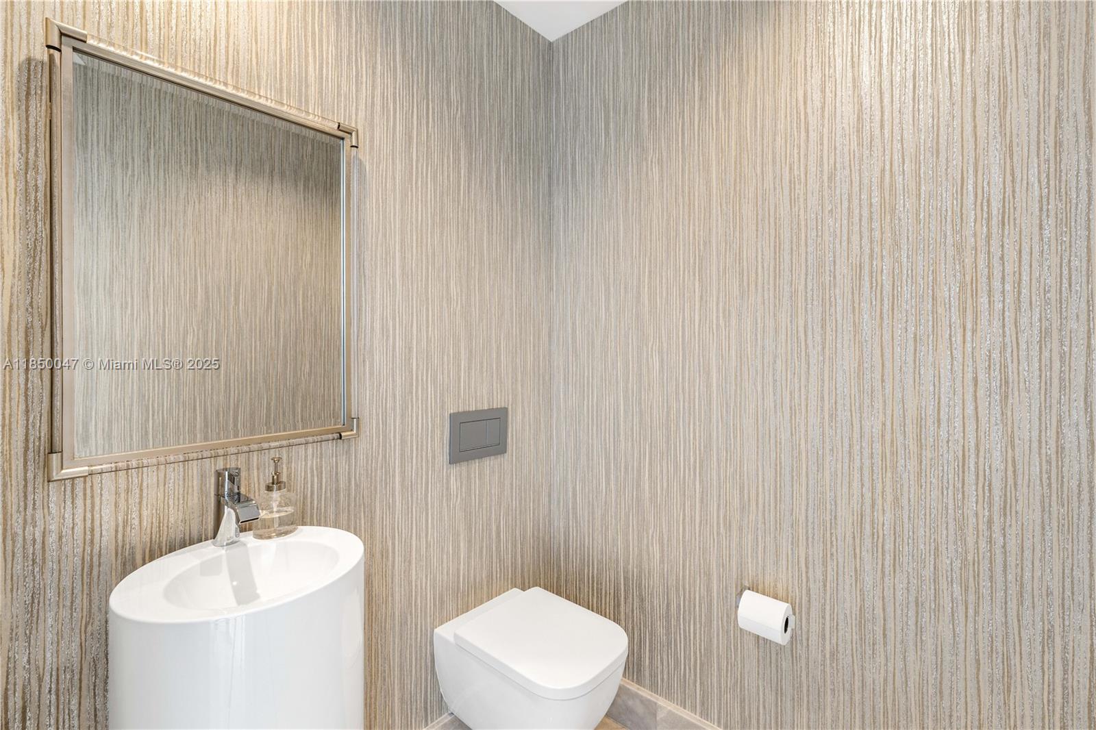 NORTH BISCAYNE BEACH AMEN - Residential