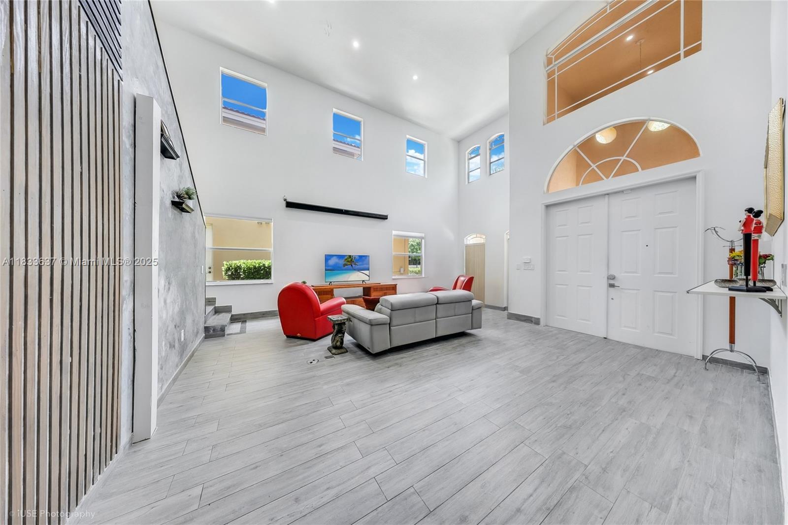 20745 SW 89th Ave, Cutler Bay, FL, 33189/$879,000 3 20745 SW 89th Ave
