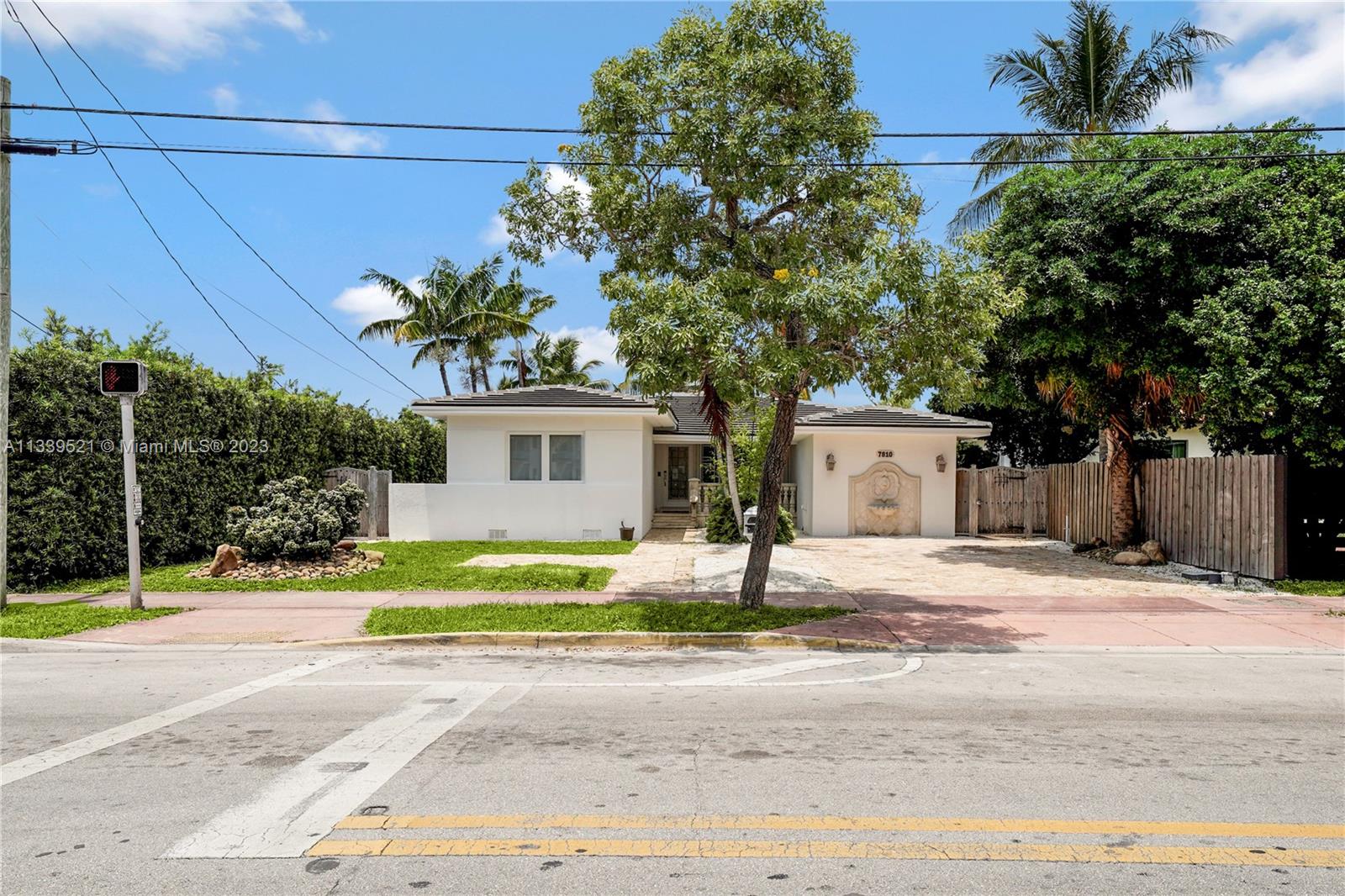 BISCAYNE POINT - Residential