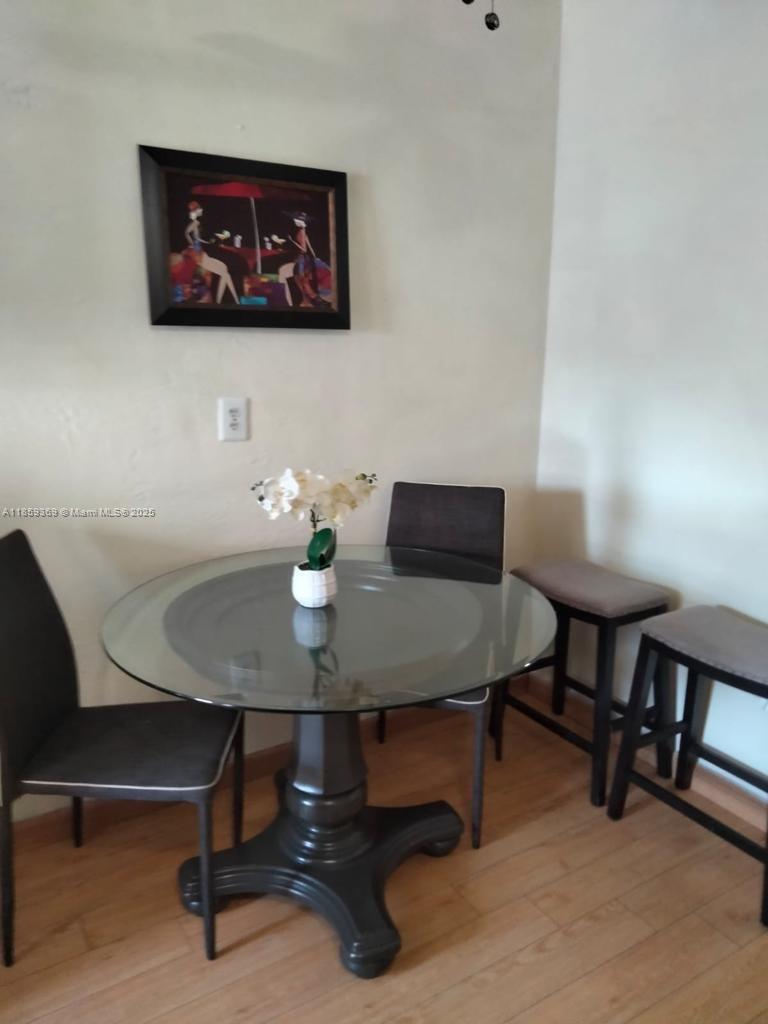 RIVERVIEW VILLAS CONDO - Residential Lease