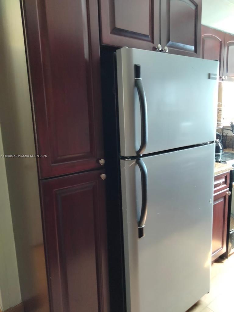 RIVERVIEW VILLAS CONDO - Residential Lease