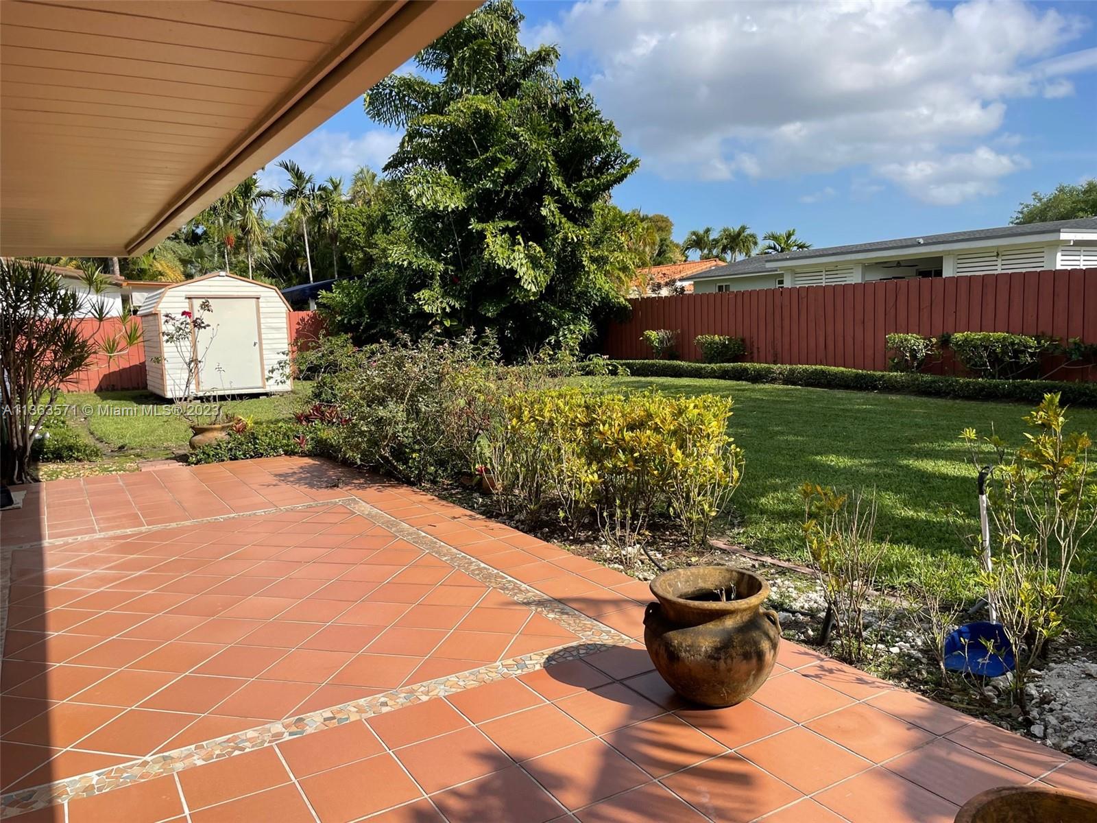 KENDALE LAKES SEC FIVE - Residential Lease