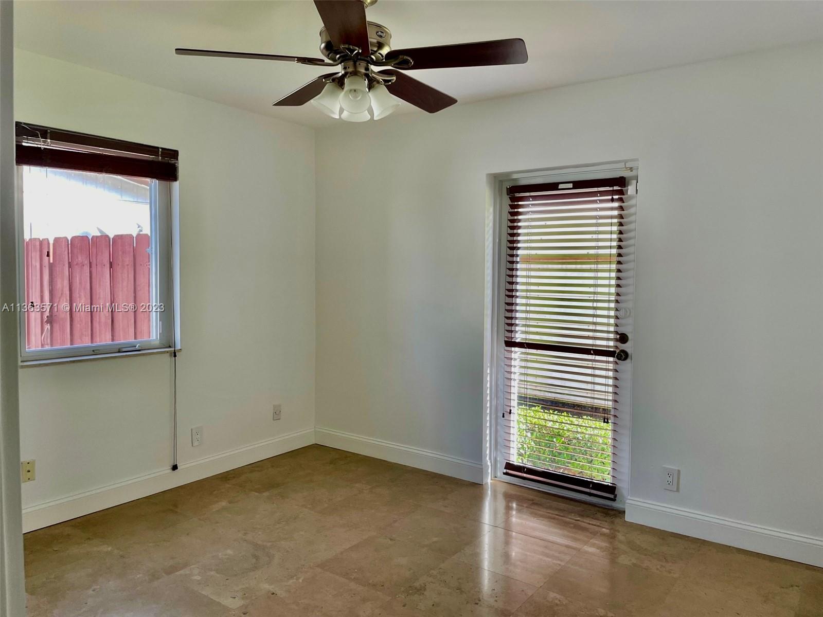 KENDALE LAKES SEC FIVE - Residential Lease