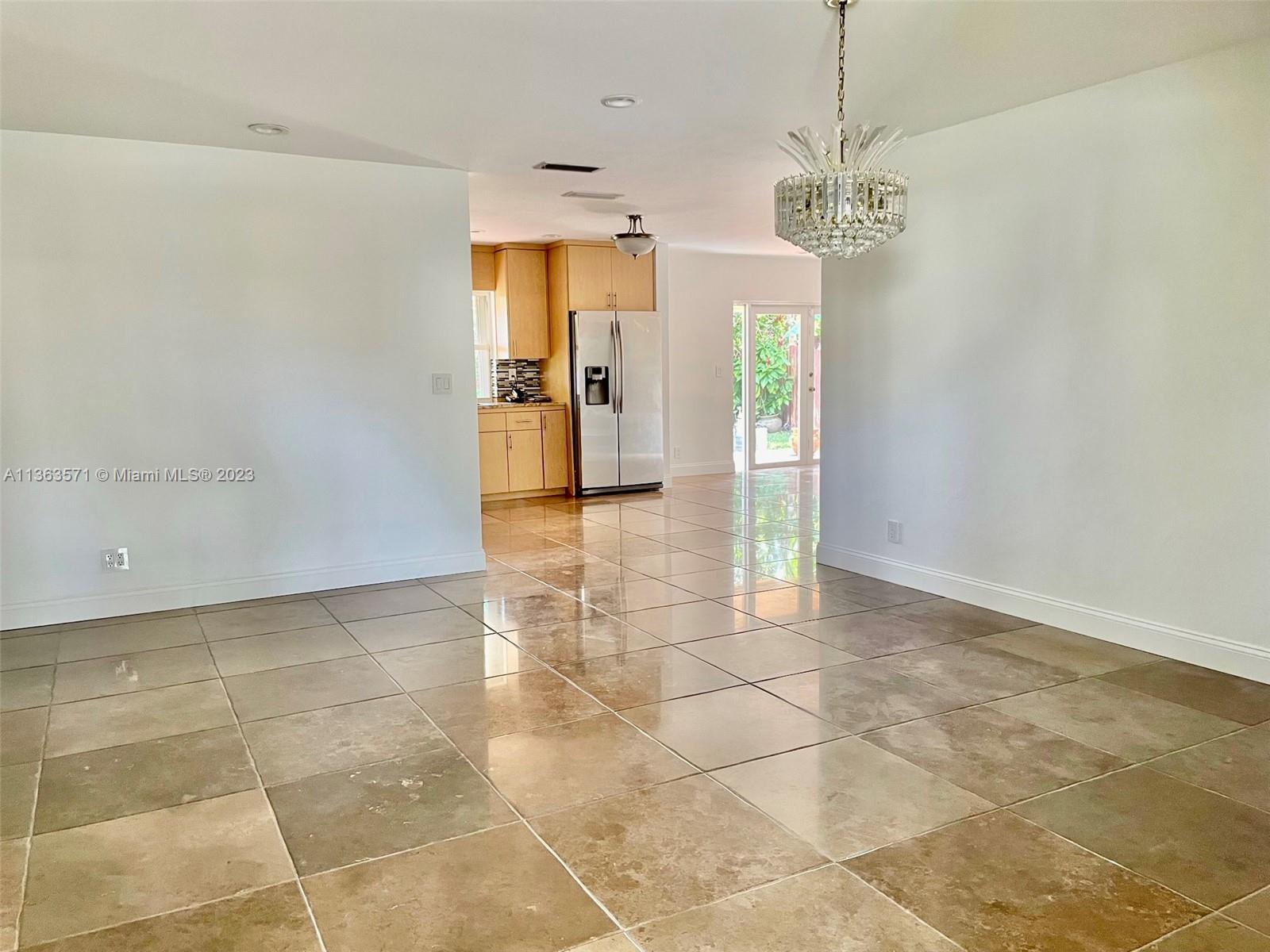 KENDALE LAKES SEC FIVE - Residential Lease