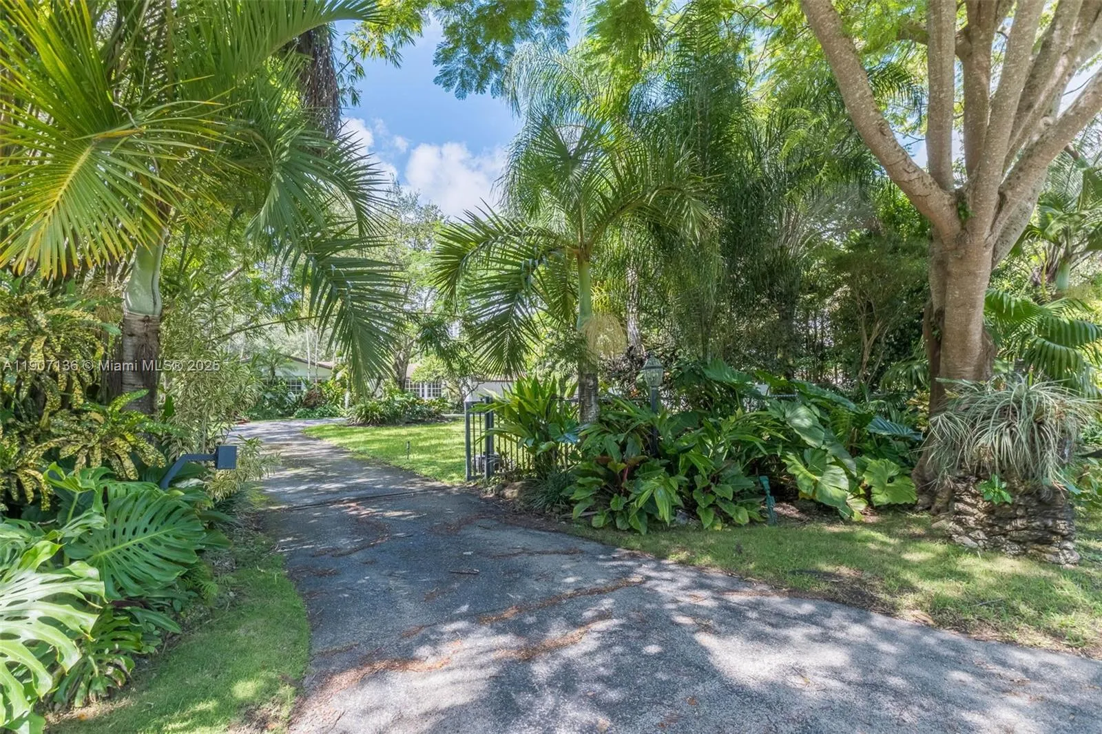 Pinecrest, Florida 33156, United States, 4 Bedrooms Bedrooms, ,3 BathroomsBathrooms,Residential,Active,237804