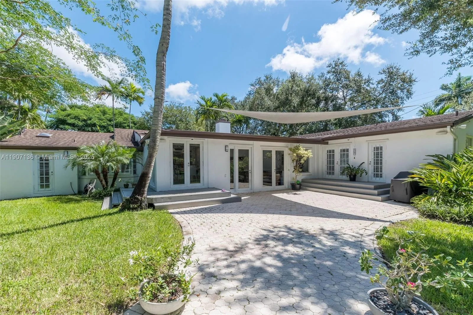 Pinecrest, Florida 33156, United States, 4 Bedrooms Bedrooms, ,3 BathroomsBathrooms,Residential,Active,237804