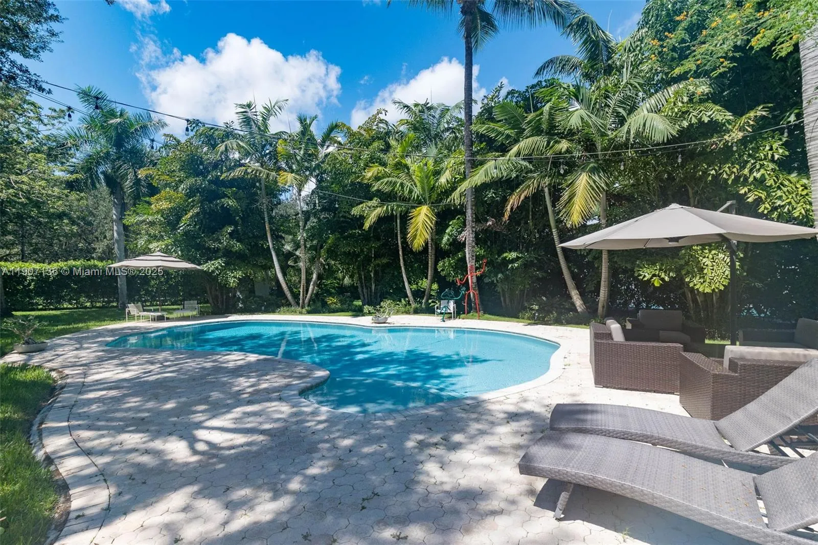 Pinecrest, Florida 33156, United States, 4 Bedrooms Bedrooms, ,3 BathroomsBathrooms,Residential,Active,237804