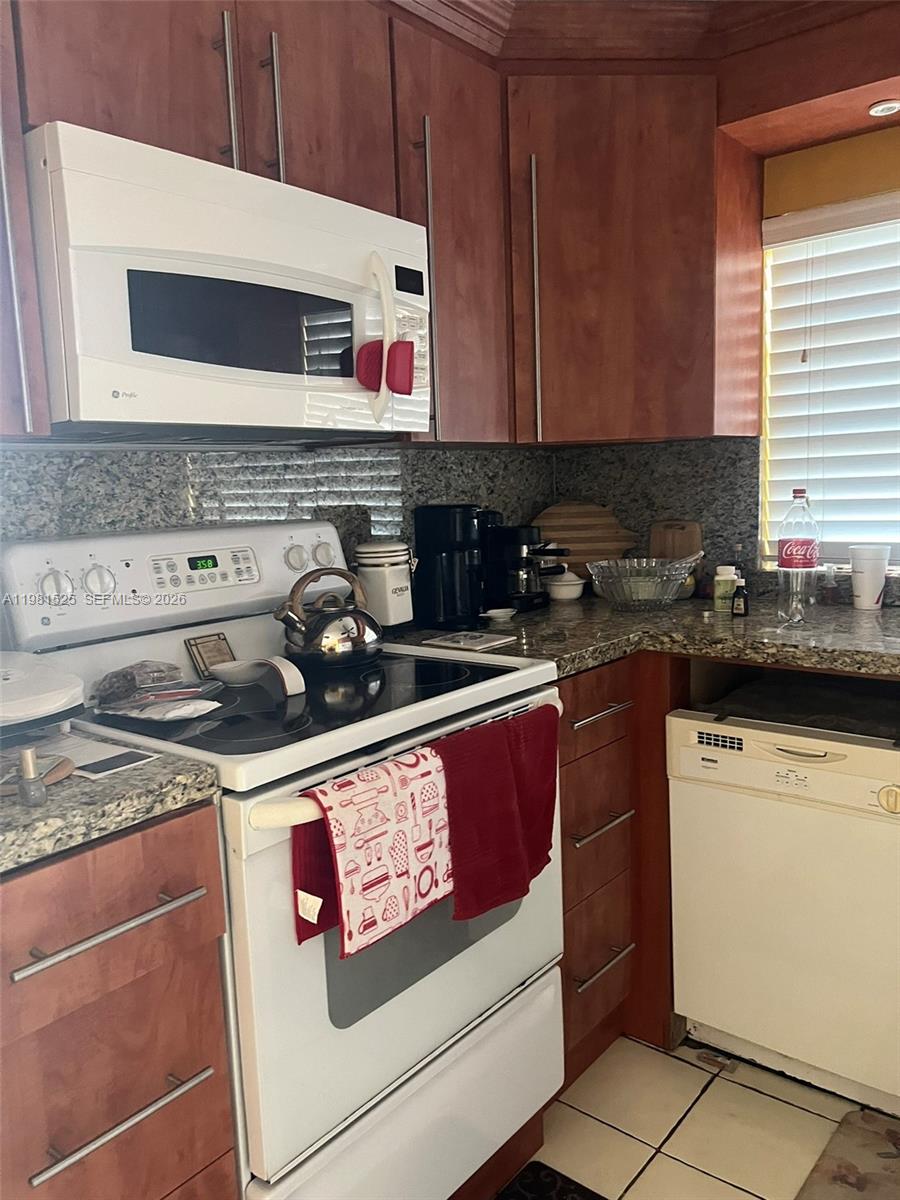 COLONY POINT 3 CONDO - Residential