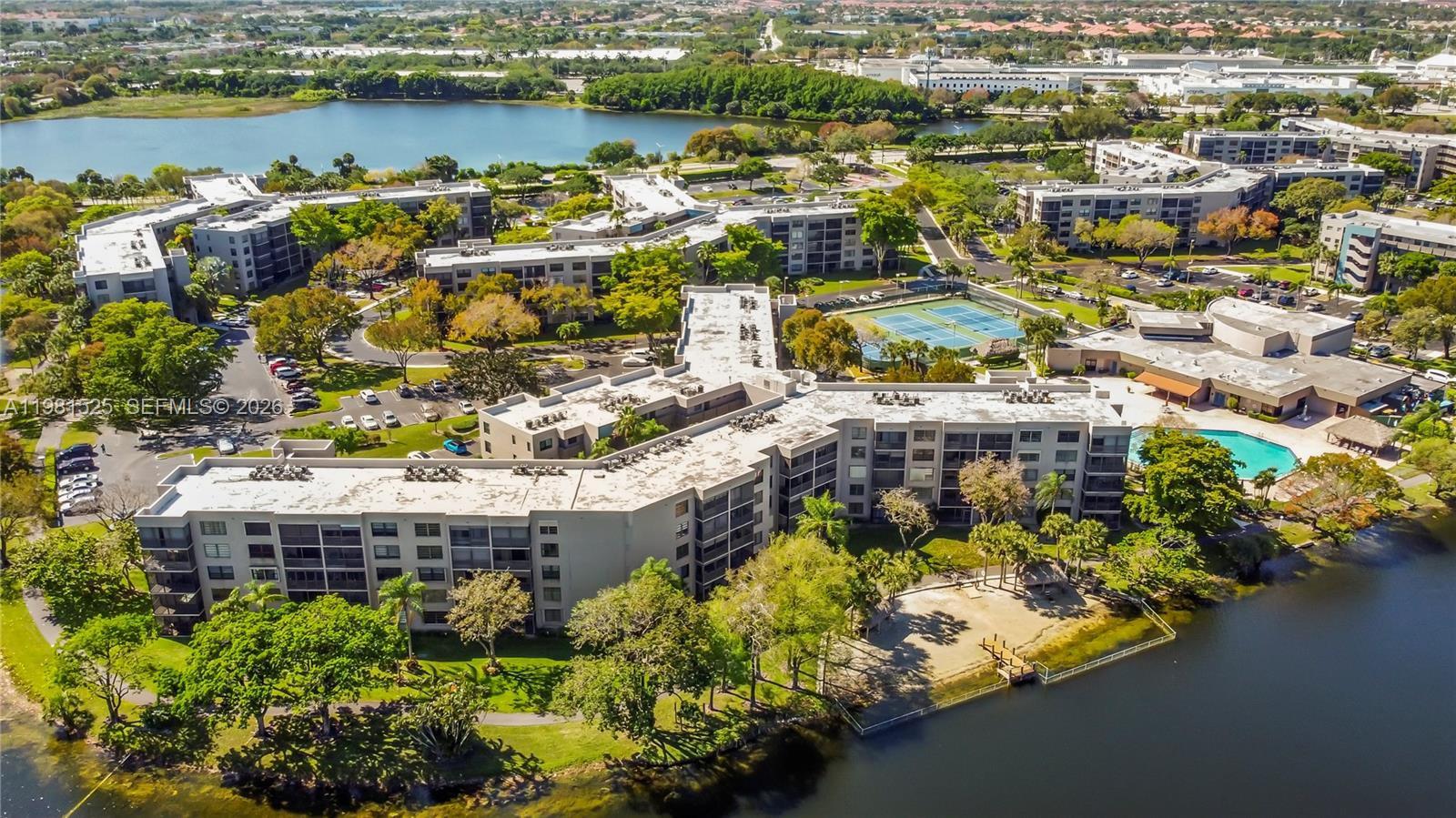 COLONY POINT 3 CONDO - Residential