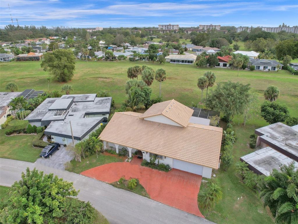 Photo of 5710 S Travelers Palm Ln, Tamarac, FL 33319 (MLS # A11514315)