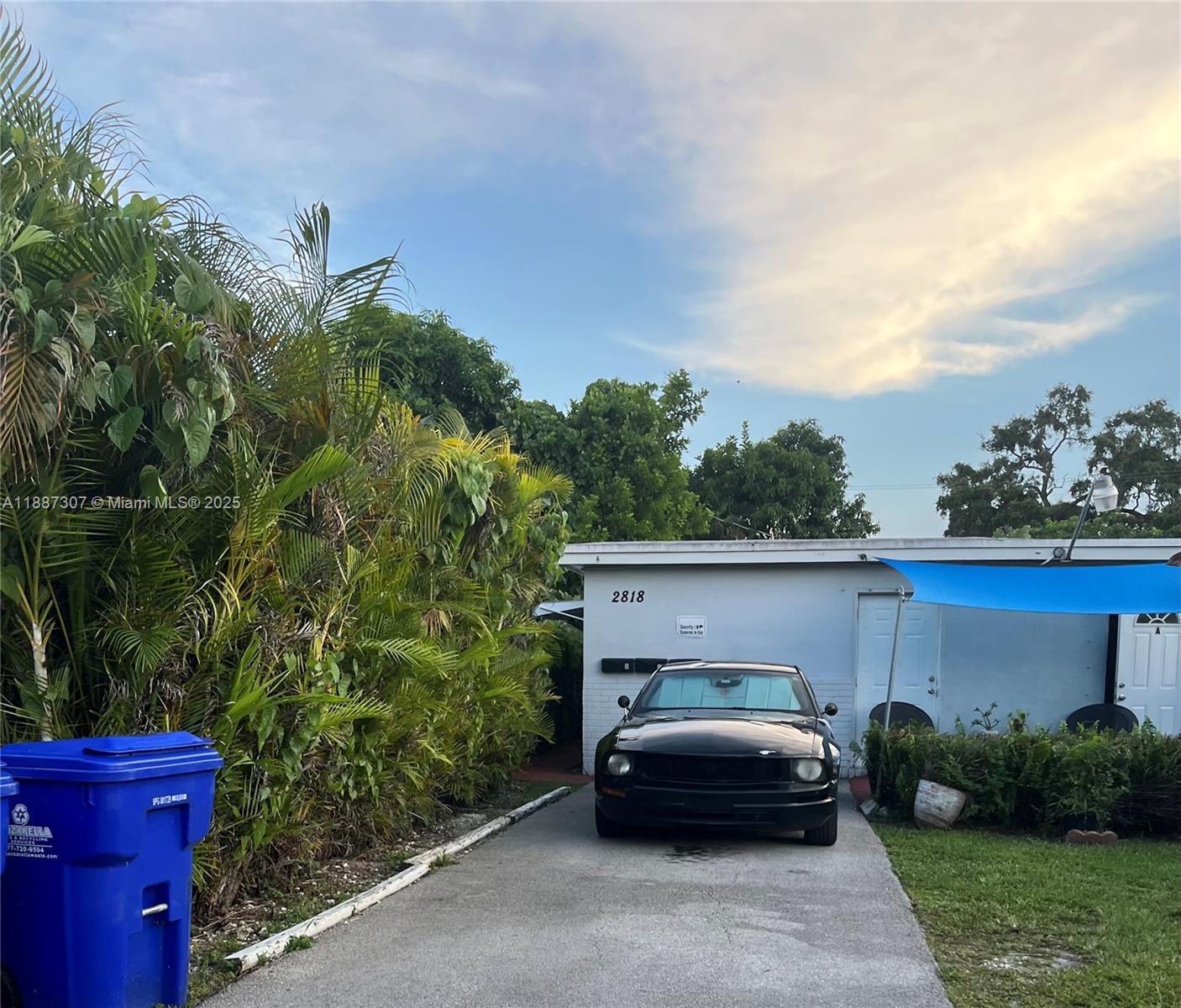 HOLLYWOOD LITTLE RANCHES - Residential Lease
