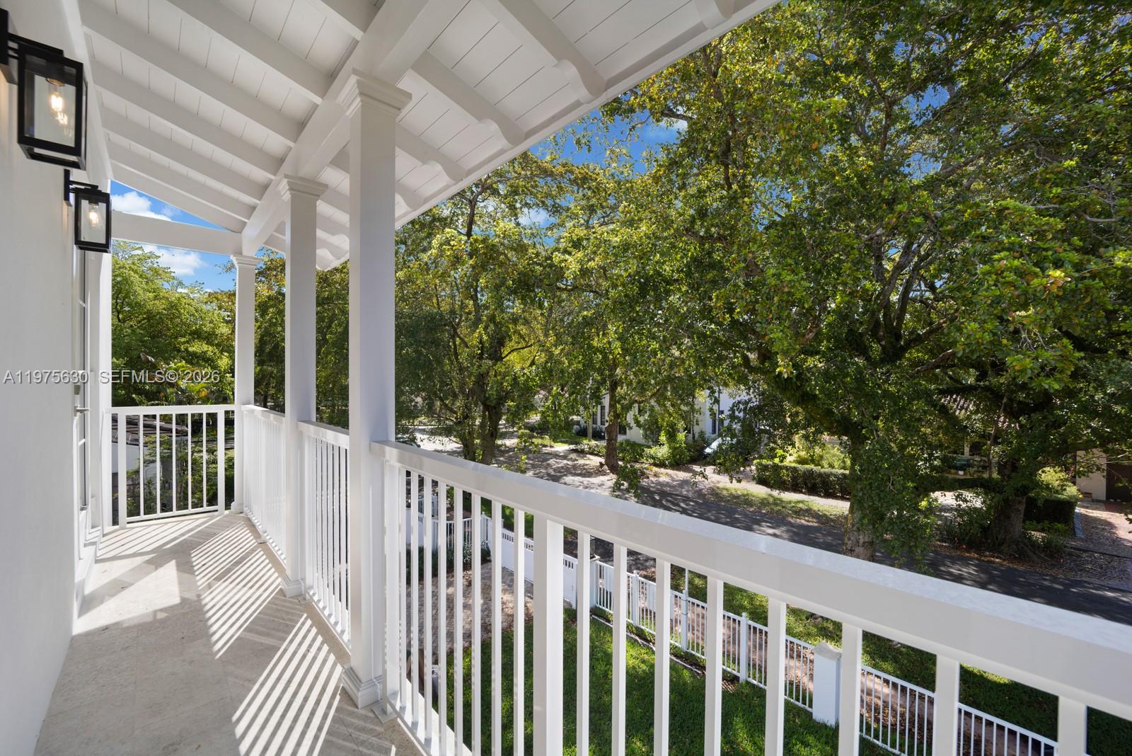 CORAL GROVES - Residential
