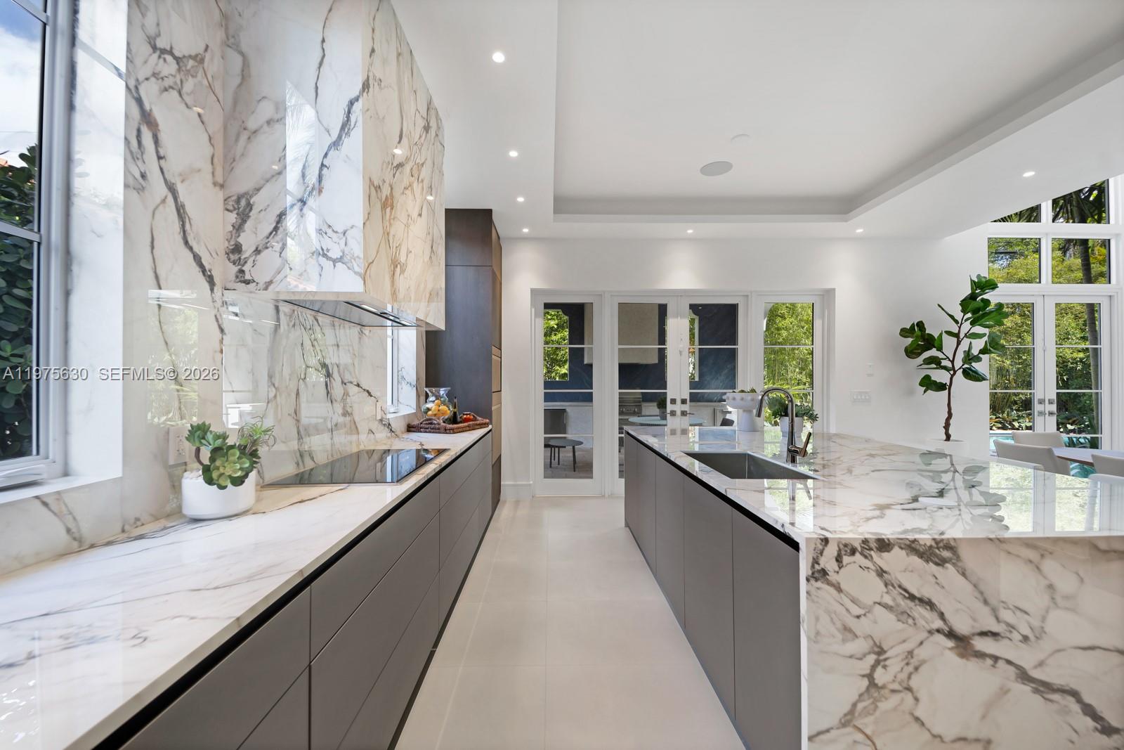 CORAL GROVES - Residential
