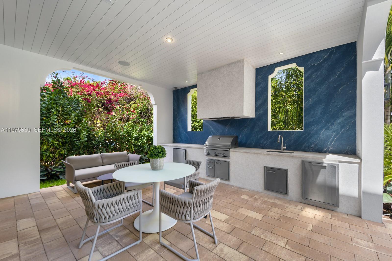CORAL GROVES - Residential