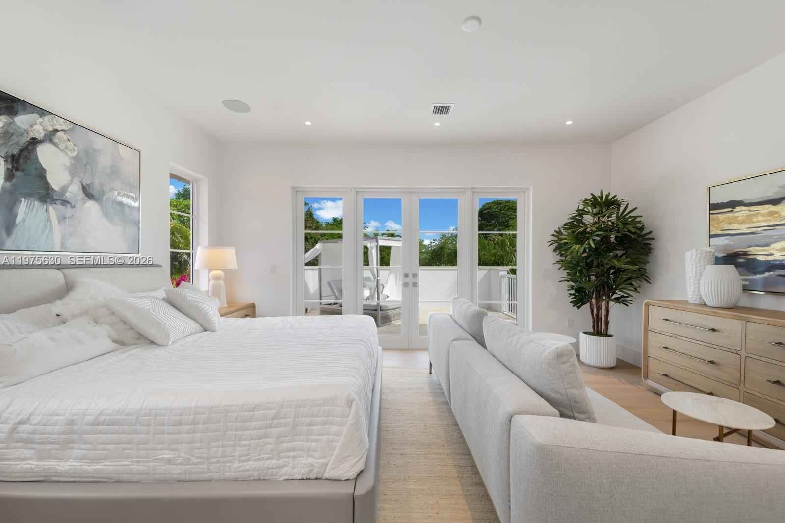 CORAL GROVES - Residential