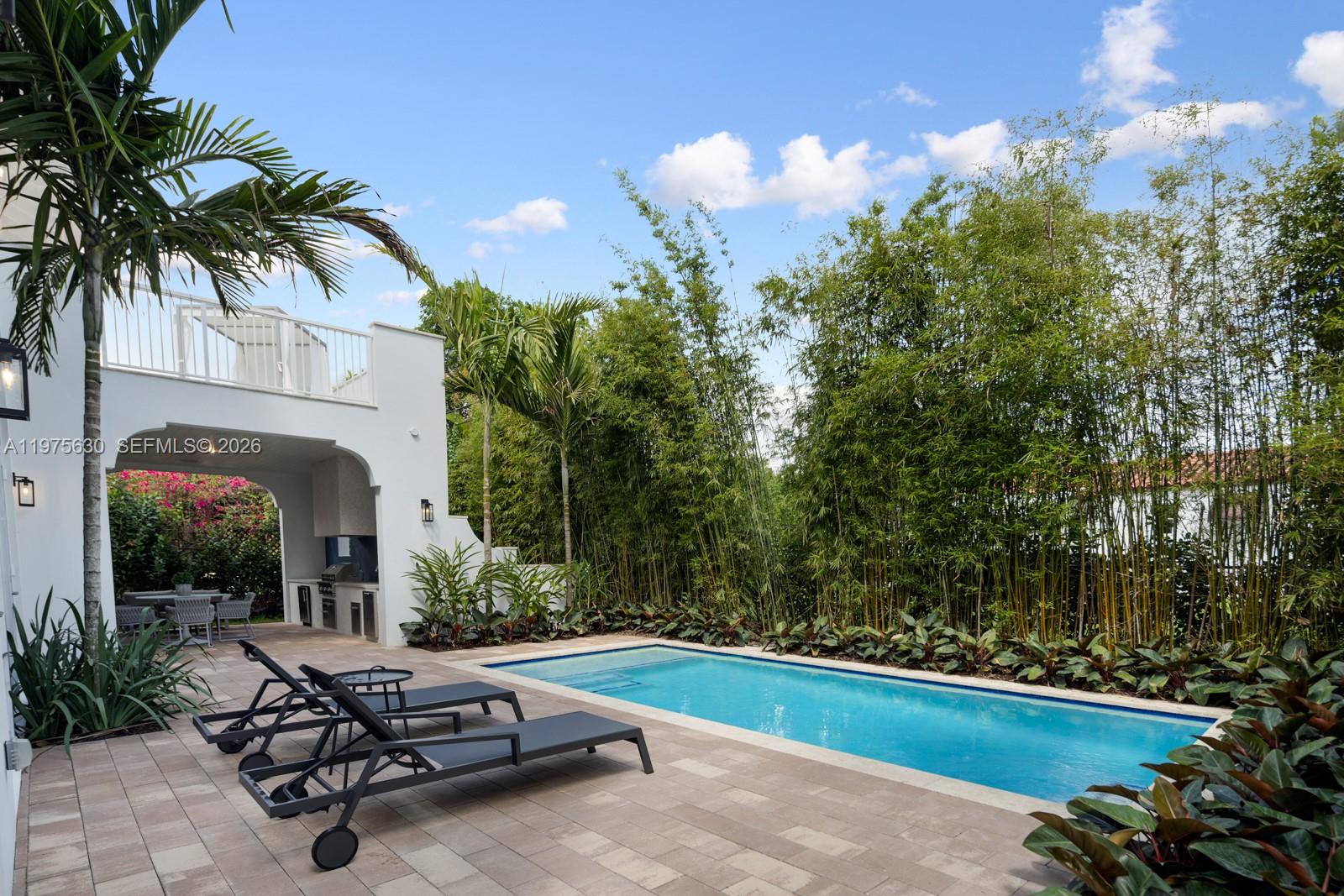 CORAL GROVES - Residential