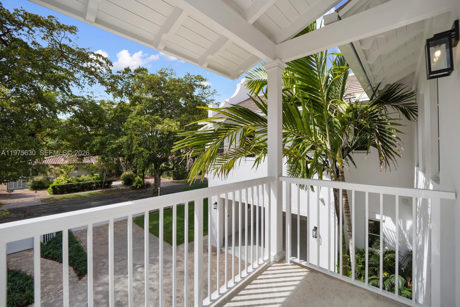 CORAL GROVES - Residential