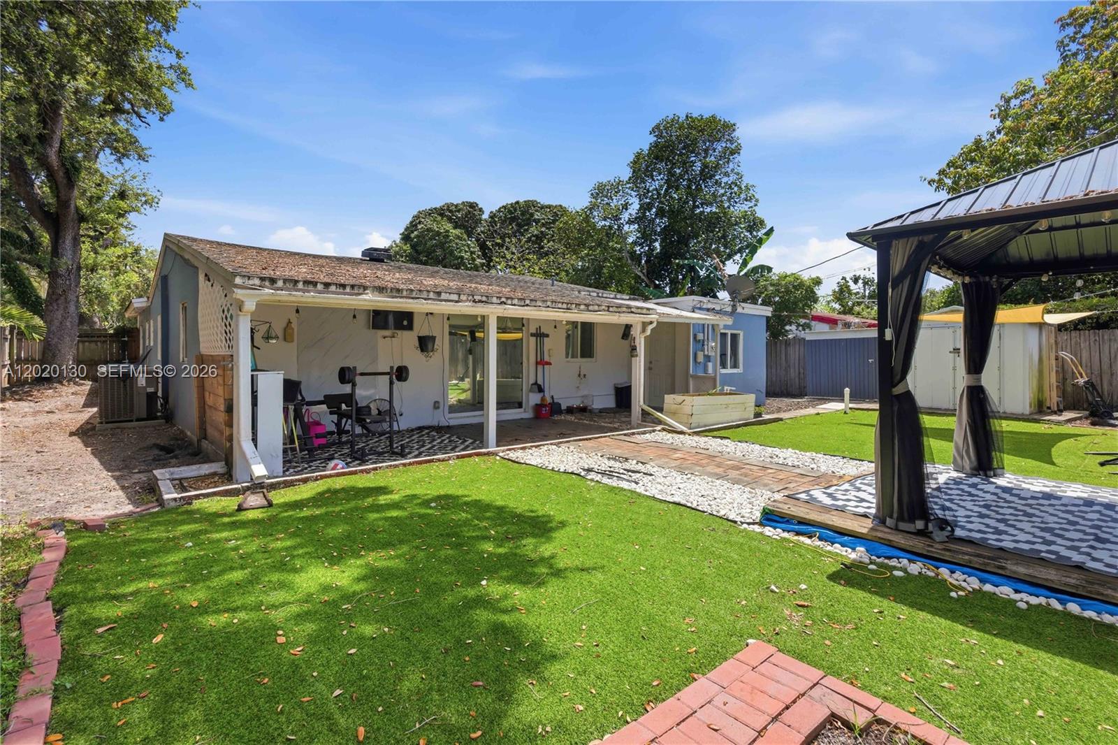 PALM LANE VILLA NO 3 - Residential