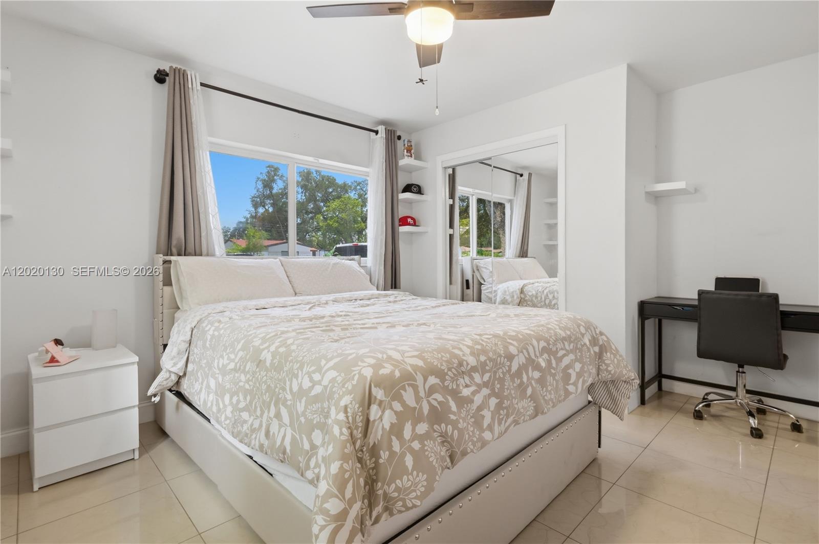 PALM LANE VILLA NO 3 - Residential