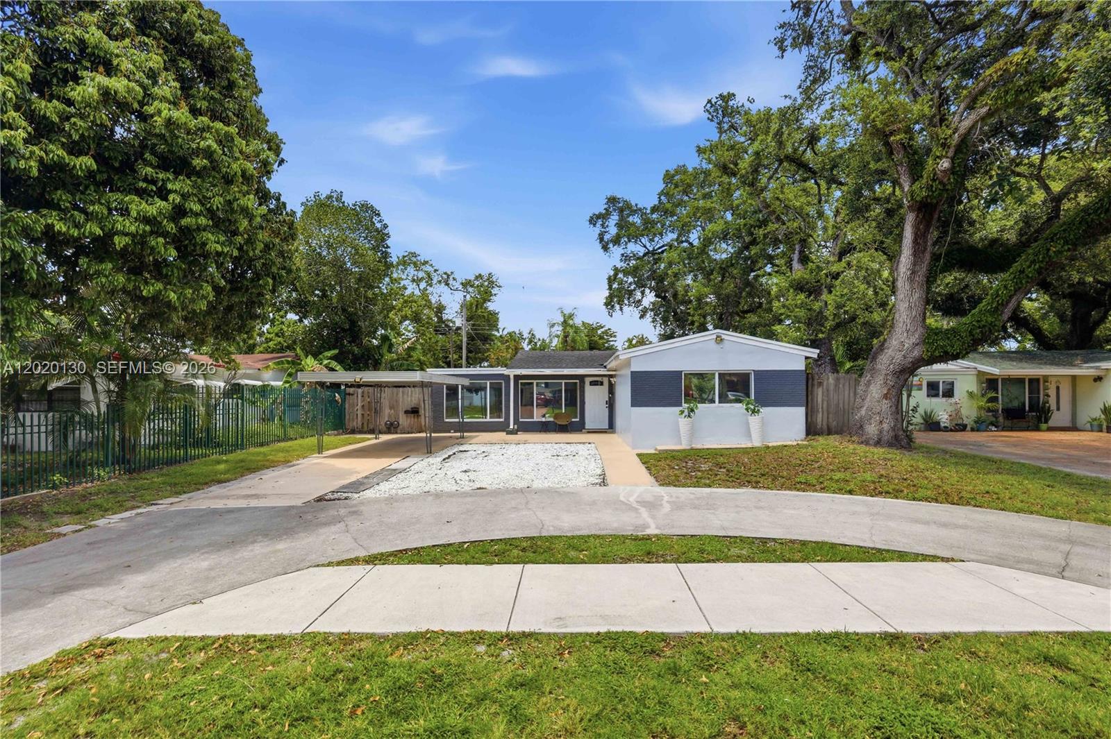 PALM LANE VILLA NO 3 - Residential