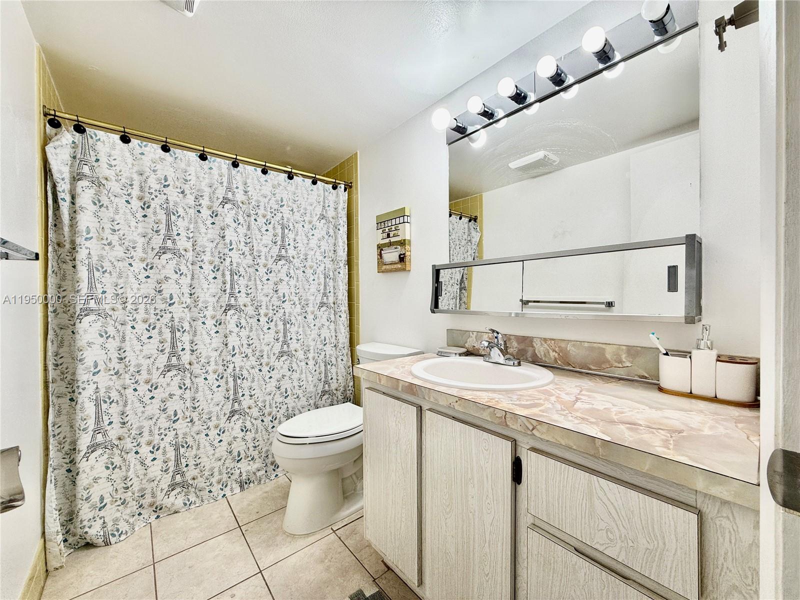 MEADOWBROOK LAKES VIEW - Residential