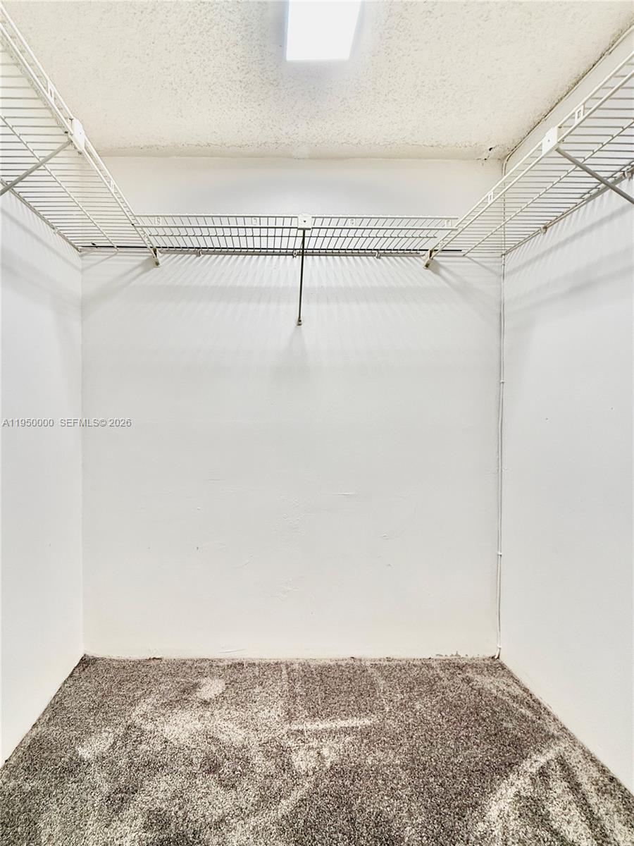 MEADOWBROOK LAKES VIEW - Residential