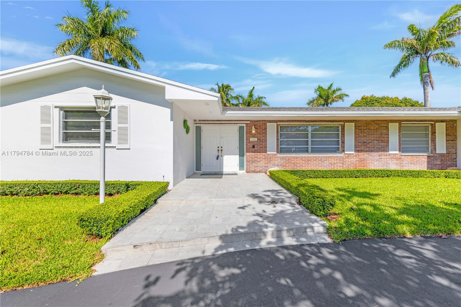 Rental Property at 13790 Sw 80th Ave, Palmetto Bay, Miami-Dade County, Florida - Bedrooms: 3 
Bathrooms: 2  - $6,200 MO.